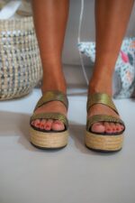 GLAMAZONS Gold Flatforms - Image 4