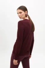 Knit V-neck T-shirt with rhinestone details bordeaux - Image 3