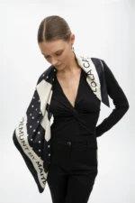 Polka dot print scarf with large M - Image 2