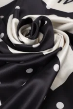 Polka dot print scarf with large M - Image 5