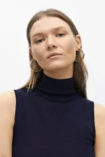 Sleeveless high neck knit top navy blue - Image 3