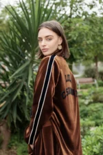 Velvet blazer with sleeve detail brown - Image 5