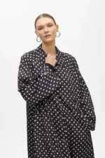 Long lightweight parka with polka dots - Image 4