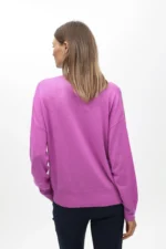Wide V-neck sweater fuchsia - Image 2
