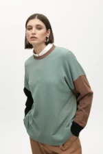 Three-tone sweater with puff sleeves sage - Image 4
