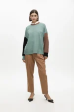 Three-tone sweater with puff sleeves sage - Image 2