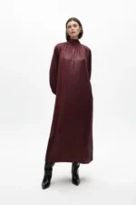 High neck waxed-effect dress with belt - Image 3