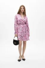 Short knotted animal print crossover dress pink - Image 2