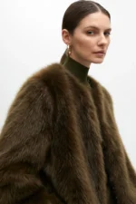 Short fuzzy coat - Image 3