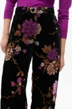 Straight fit devoré velvet trousers with a floral print - Image 4
