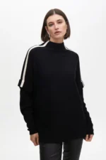 Sweater with contrast sleeve details black