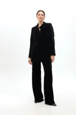 Velvet blazer with flower on lapel black - Image 4