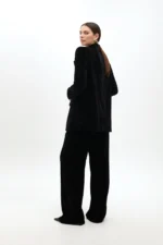 Velvet blazer with flower on lapel black - Image 6