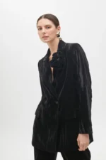 Velvet blazer with flower on lapel black