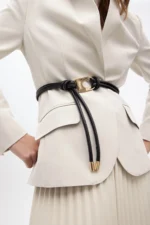 Faux leather strappy belt with oval logo black - Image 3