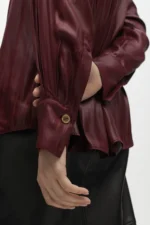 Oversize waxed-effect shirt Bordeaux - Image 6