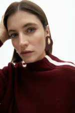 Large faux leather earrings with metal piece bordeaux - Image 5