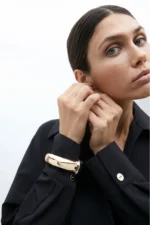 Rigid two-tone metal bangle - Image 2