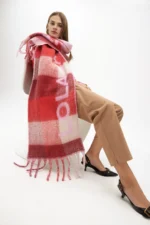 Large logo check scarf red