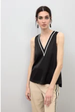 V-neck Knit Top Black
