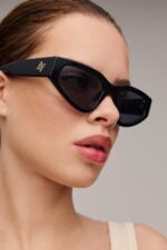 MELANIA Black - Image 2
