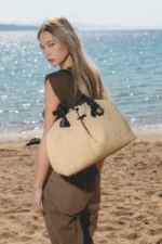 The Swan 2.0 Maxi – Natural Raffia & Black Leather